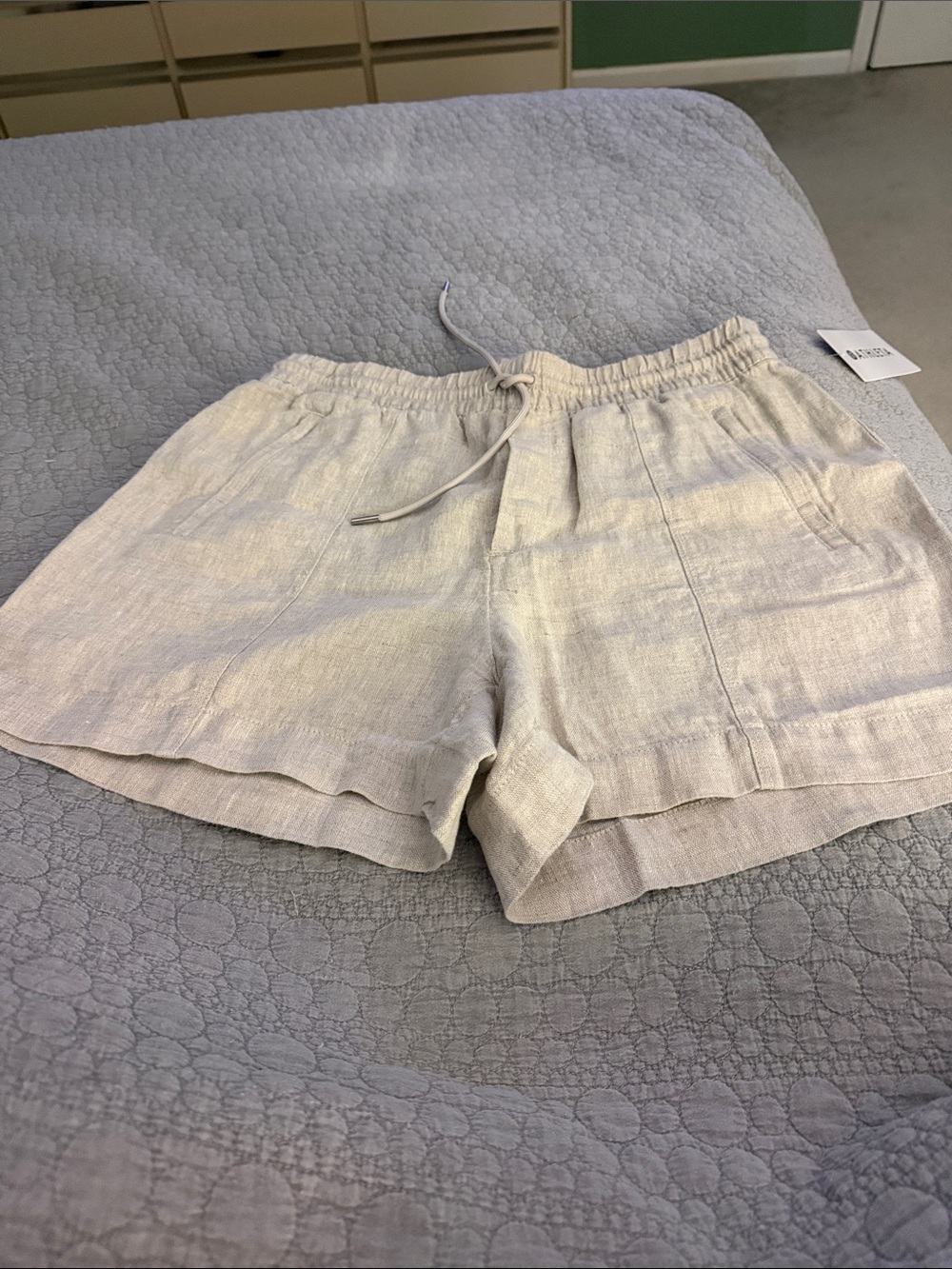 Athleta Light Beige Drawstring Linen-Blend Shorts